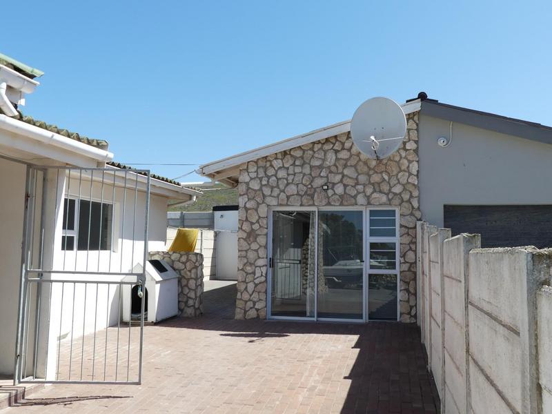 4 Bedroom Property for Sale in Sandy Point Western Cape